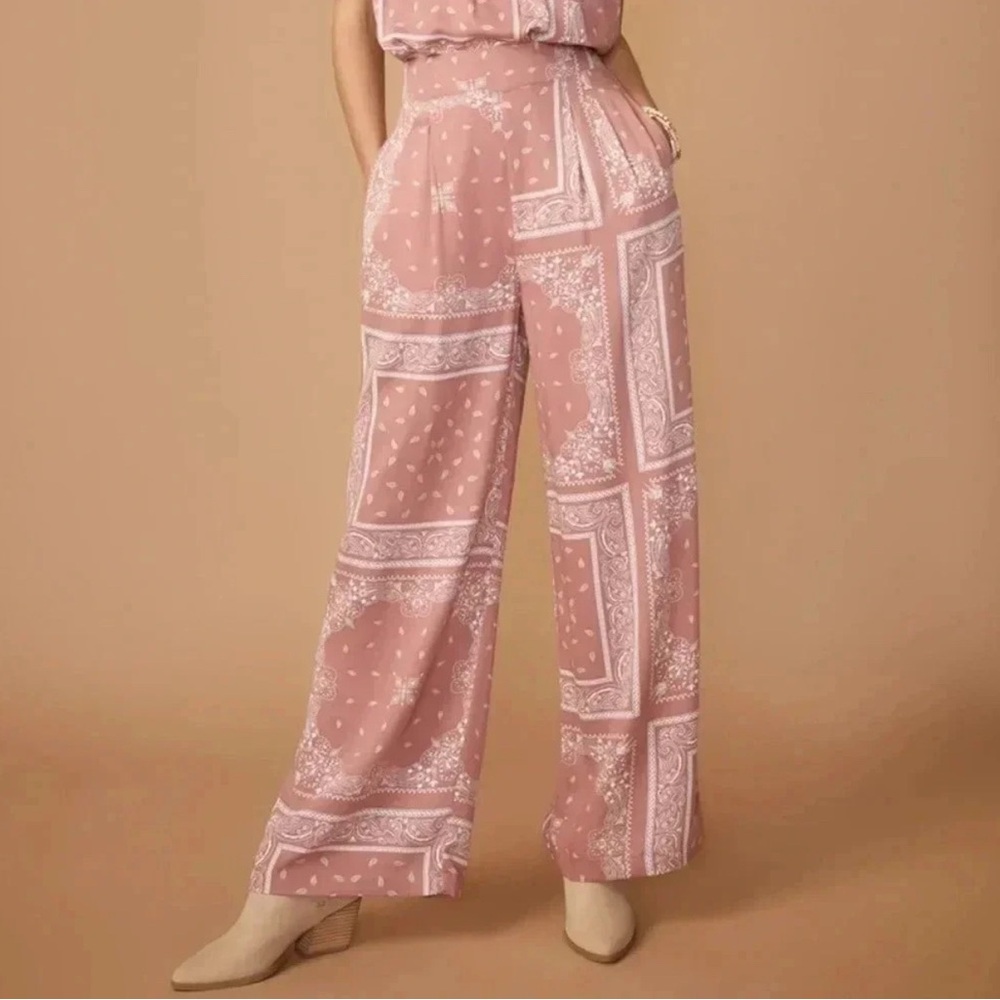 NWOT Women’s Med Pants Francesca’s